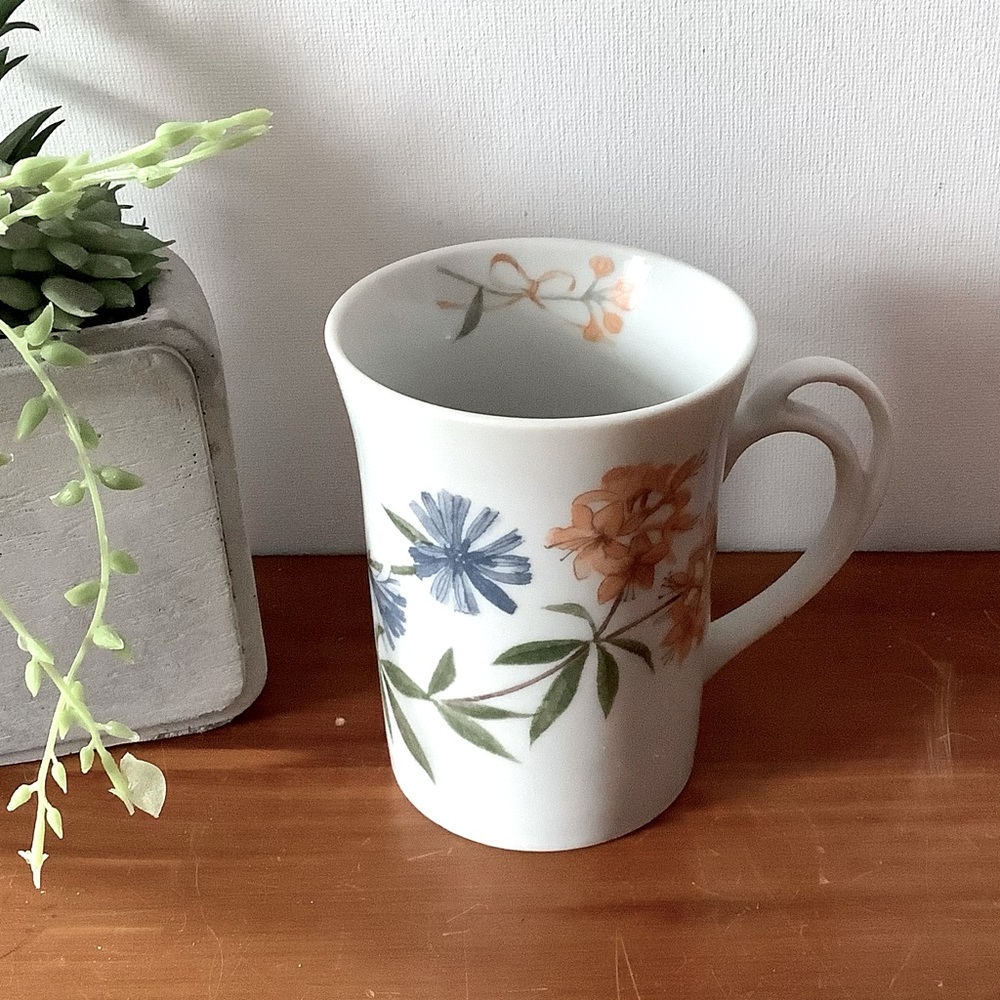 Cape Cod Candle Company Floral Mug 10 Oz